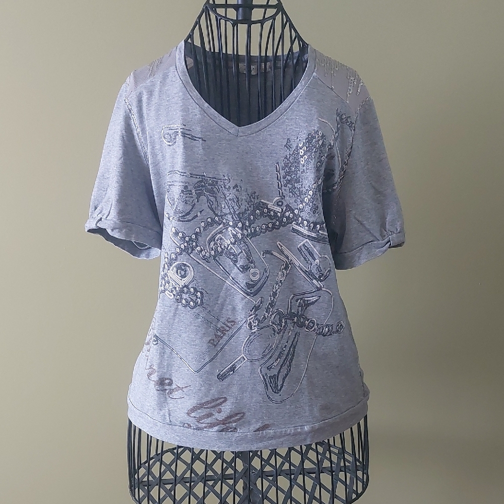 LOVE PARIS, top, size L, Gray Graphic Short Sleeve T-Shirt with Scoop Neck